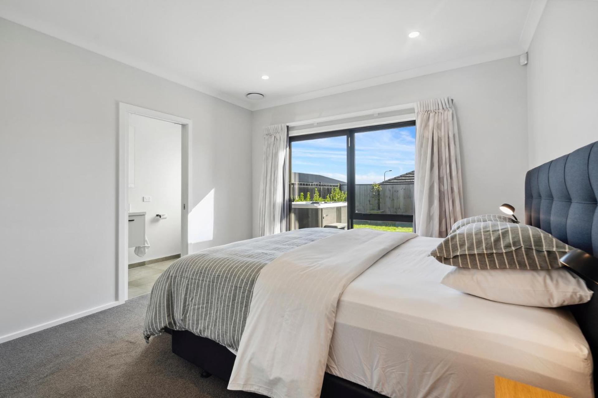 Regent Sanctuary - Martinborough Holiday Home Exteriör bild